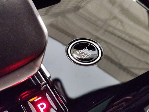 Used 2025 Land Rover Range Rover Sport SE image 20