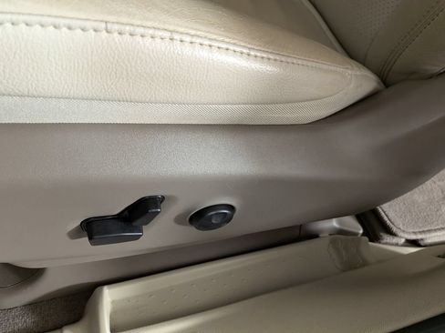 Used 2020 Chrysler Pacifica Touring-L Plus FWD image 18
