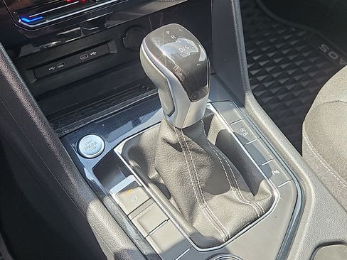 Certified 2025 Volkswagen Taos SE AWD/4WD image 21