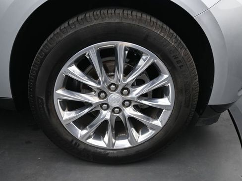 Used 2019 Buick Enclave Essence FWD image 28
