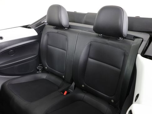 Used 2019 Volkswagen Beetle 2.0T SE FWD image 10