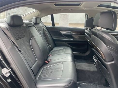 Used 2022 BMW 740i xDrive w/ Premium Package image 14