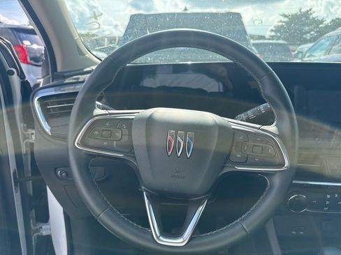 Used 2025 Buick Encore GX Preferred FWD image 3