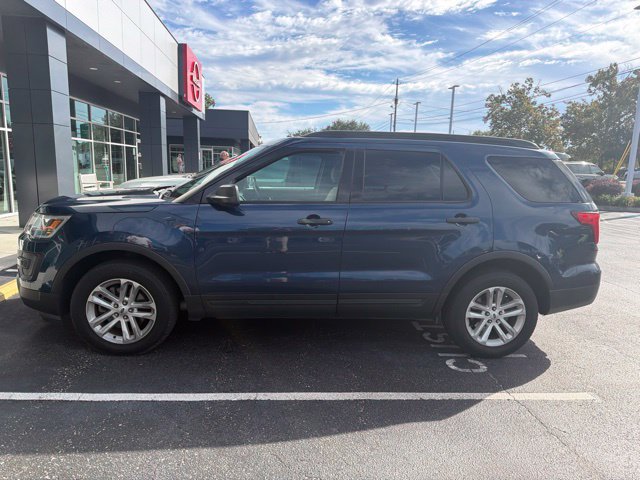 Used 2017 Ford Explorer 4WD image 2