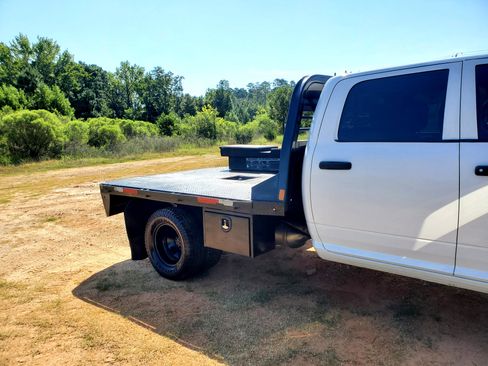 Used 2018 RAM 3500 Tradesman w/ Chrome Appearance Group image 15