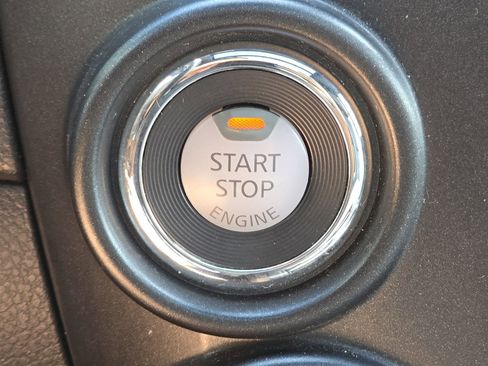Used 2023 Nissan Titan PRO-4X w/ Pro-4x Convenience Package AWD/4WD image 14