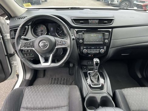 Used 2019 Nissan Rogue SV w/ Sun & Sound Touring Package AWD/4WD image 11