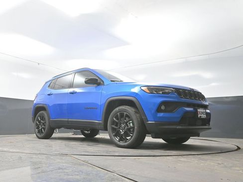 New 2026 Jeep Compass Latitude image 36
