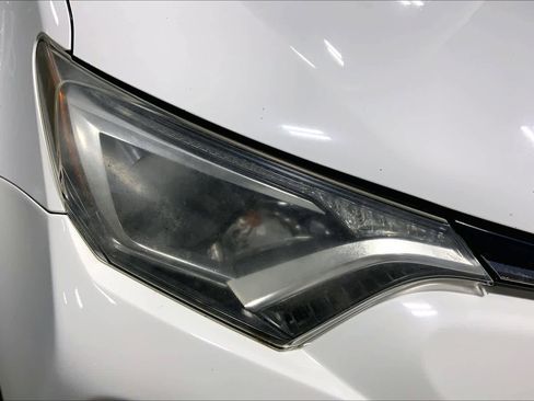 Used 2017 Toyota RAV4 LE AWD/4WD image 28