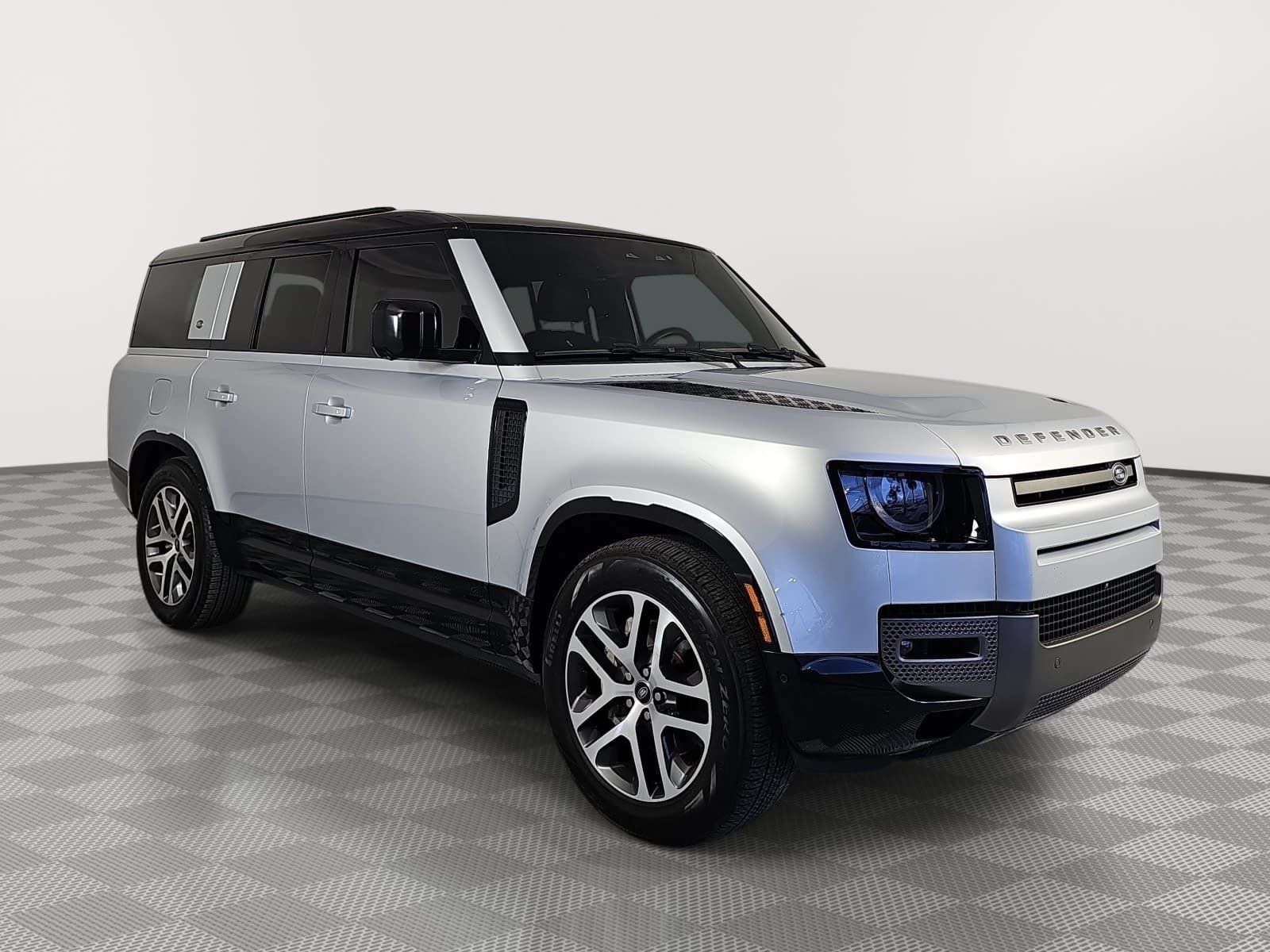 Used 2024 Land Rover Defender 130 X-Dynamic SE AWD/4WD image 2