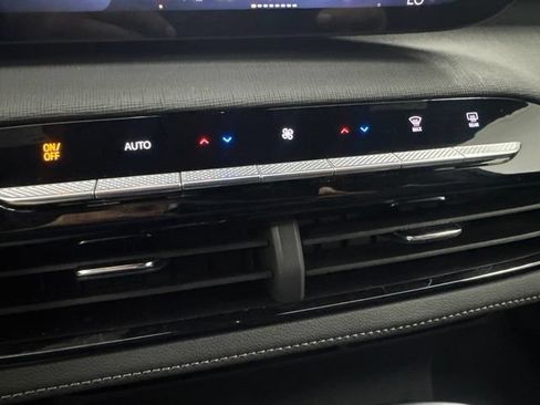 Used 2025 Buick Enclave Preferred FWD image 20