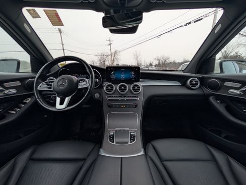Used 2022 Mercedes-Benz GLC 300 4MATIC image 2