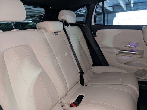 Certified 2025 Mercedes-Benz GLA 250 4MATIC image 18