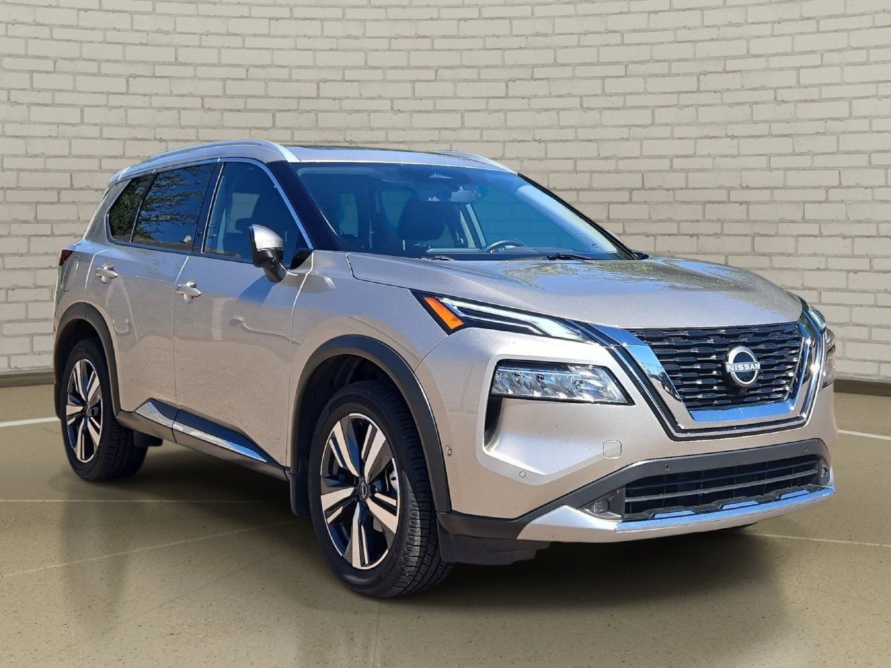 Used 2022 Nissan Rogue Platinum w/ Head-Up Display Package FWD image 3