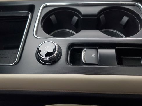 New 2026 Lincoln Corsair Premiere image 24