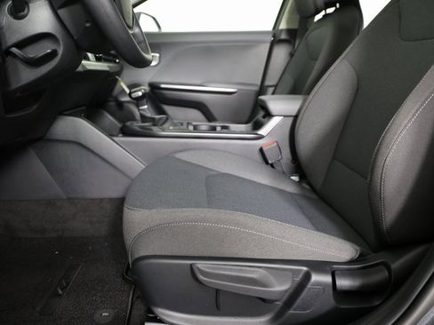 New 2025 Kia K4 LXS image 11