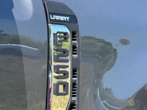 Used 2025 Ford F250 Lariat w/ Chrome Package AWD/4WD image 34
