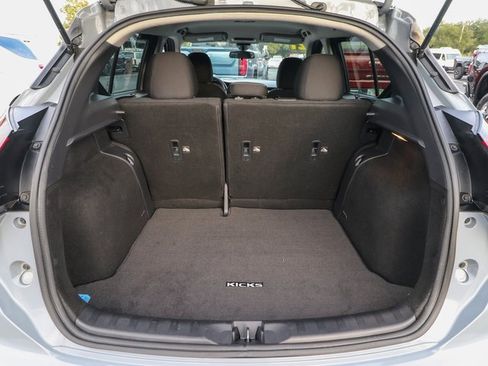Used 2021 Nissan Kicks SV image 27