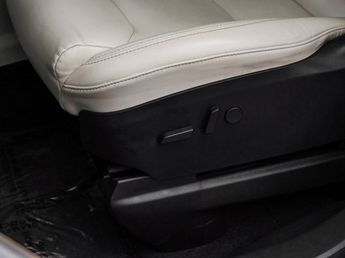 Used 2020 Tesla Model X Long Range image 39