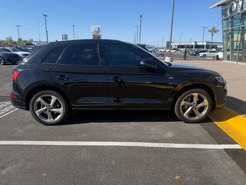 Used 2020 Audi Q5 2.0T Titanium Premium Plus w/ Premium Plus Package image 3