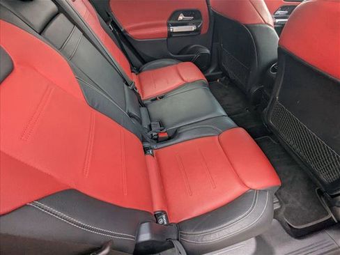 Certified 2022 Mercedes-Benz GLB 250 image 18