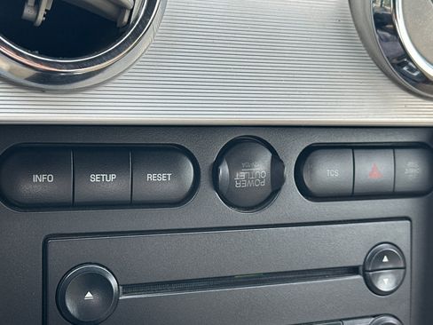 Used 2005 Ford Mustang GT Premium image 29