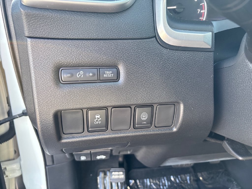 Used 2024 Nissan Murano SV AWD/4WD image 17