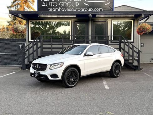 Used 2018 Mercedes-Benz GLC 300 4MATIC Coupe image 2