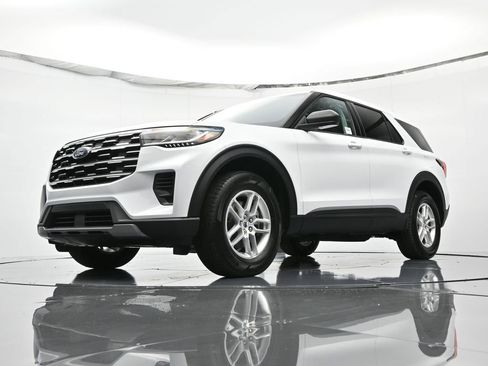 New 2026 Ford Explorer Active image 18