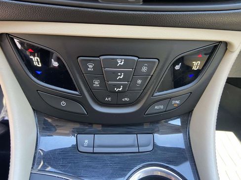Used 2017 Buick Envision Essence FWD image 28