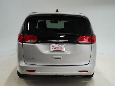Used 2023 Chrysler Voyager LX FWD image 7