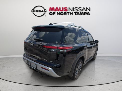 Certified 2025 Nissan Pathfinder SL w/ SL Premium Package FWD image 10