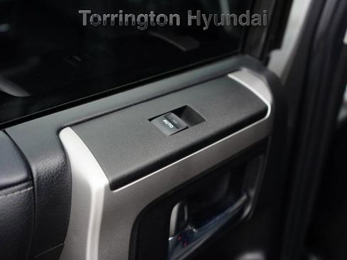 Used 2022 Toyota 4Runner SR5 Premium image 32