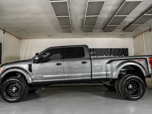 Used 2022 Ford F450 Platinum w/ FX4 Off-Road Package AWD/4WD image 12