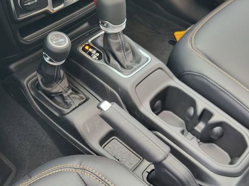 New 2026 Jeep Wrangler Unlimited Sahara AWD/4WD image 17