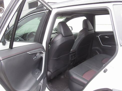 Certified 2022 Toyota RAV4 XSE image 17