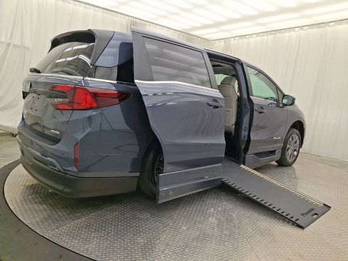 Used 2026 Honda Odyssey Touring image 28