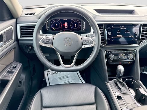 Used 2023 Volkswagen Atlas SE w/ Panoramic Sunroof Package image 16