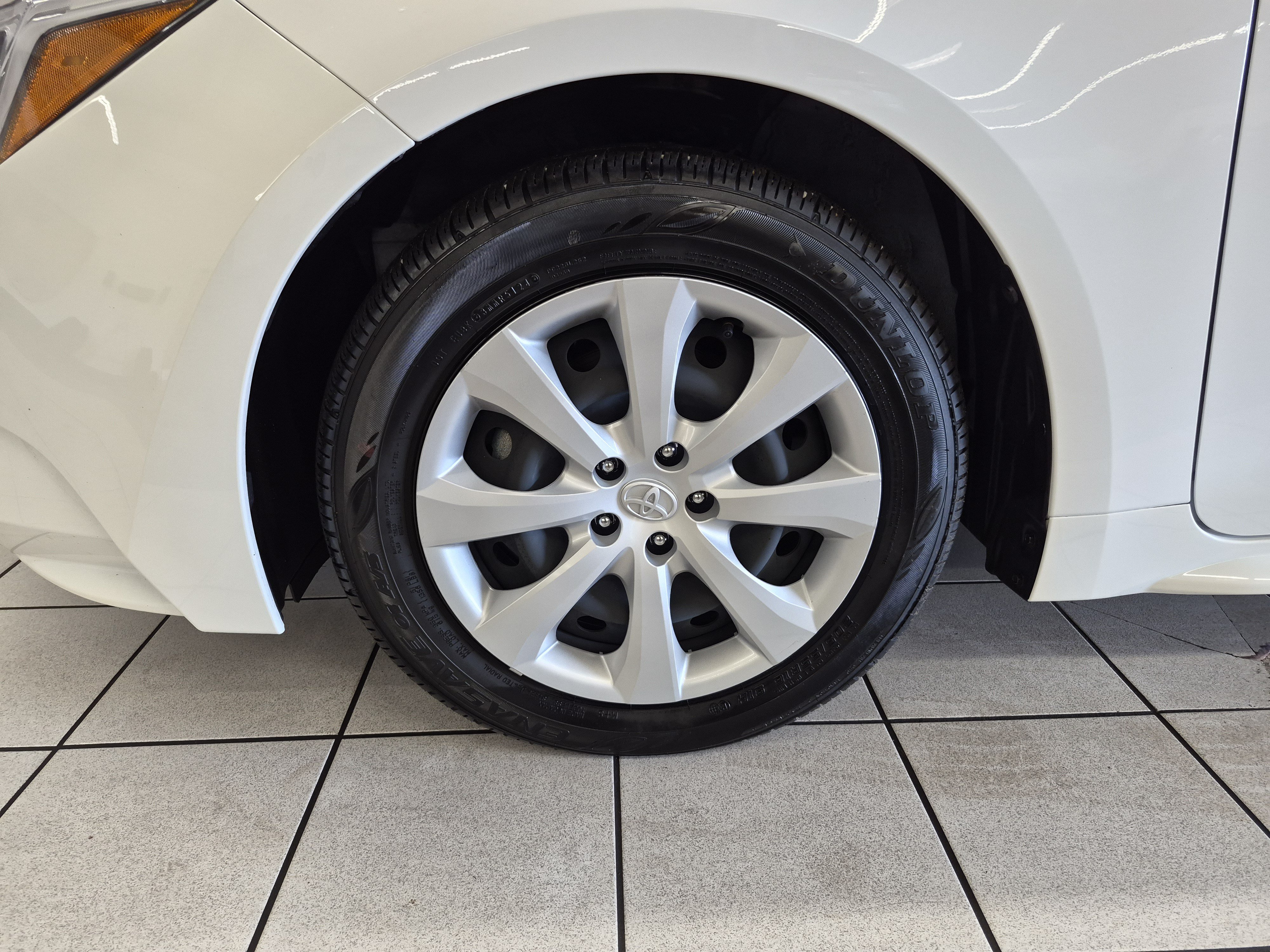Used 2025 Toyota Corolla LE FWD image 7