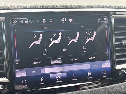 Used 2024 Chrysler Pacifica Touring-L FWD image 30