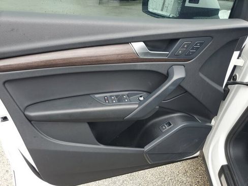 Used 2024 Audi Q5 Premium image 23