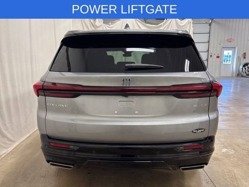 Used 2025 Buick Enclave Sport Touring image 4