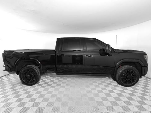 Used 2026 GMC Sierra 2500 Denali Ultimate w/ Max Trailering Package AWD/4WD image 4