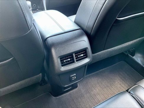 Used 2023 Chevrolet Equinox Premier image 27