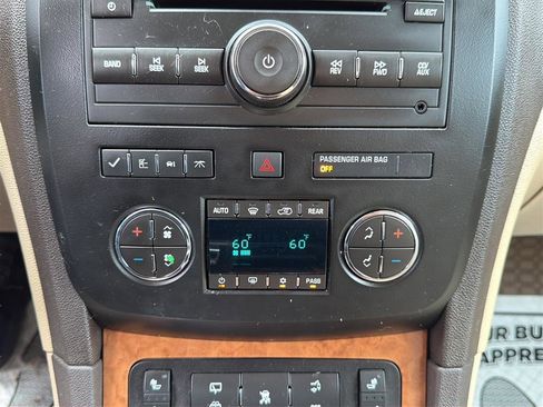 Used 2011 Buick Enclave CXL AWD/4WD image 26