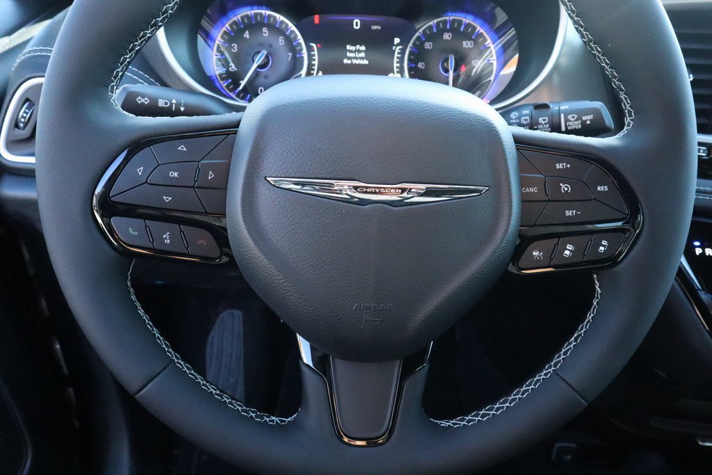 New 2026 Chrysler Pacifica Select w/ S Appearance Package FWD image 3