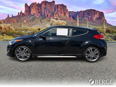 Used 2016 Hyundai Veloster Turbo image 3