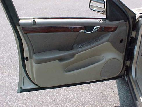 Used 2005 Cadillac De Ville image 22