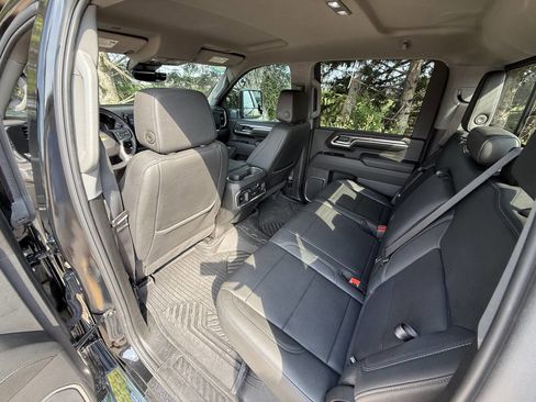 Used 2024 Chevrolet Silverado 2500 LTZ w/ LTZ Premium Package image 19