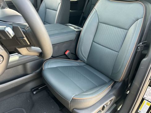 New 2026 GMC Yukon AT4 w/ AT4 Premium Package AWD/4WD image 20